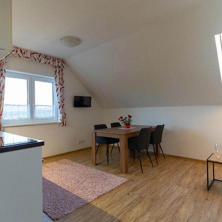 Apartmany Kohoutek A Slepicka V Novohradskych Horach Nove Hrady  Luaran gambar