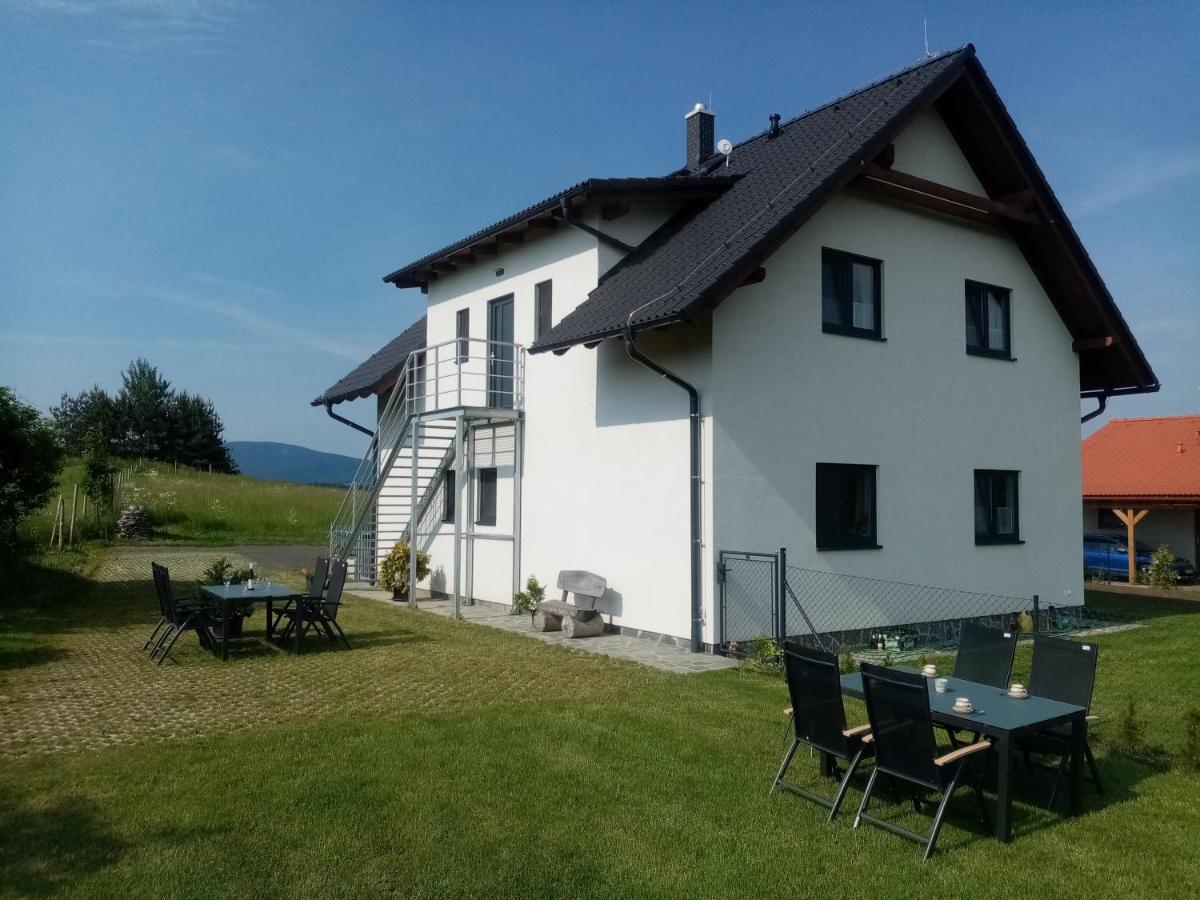 Apartmany Kohoutek A Slepicka V Novohradskych Horach Nove Hrady  Luaran gambar