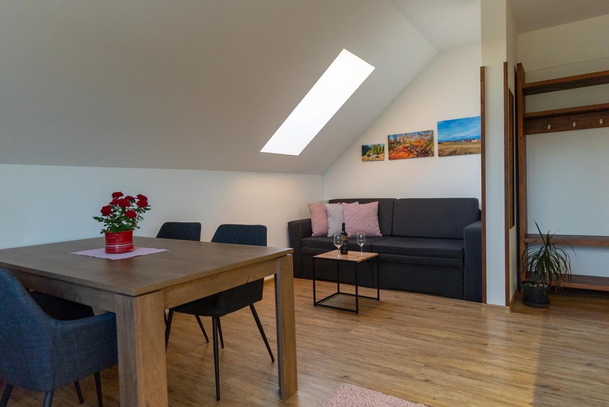 Apartmany Kohoutek A Slepicka V Novohradskych Horach Nove Hrady  Luaran gambar